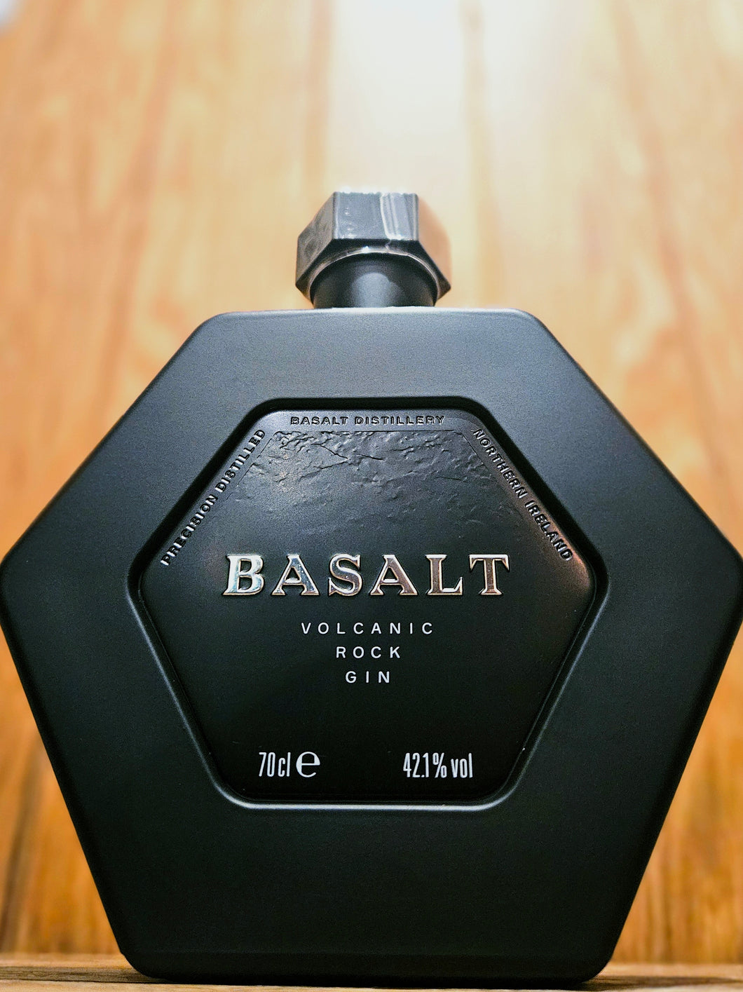 Giants Basalt - Volcanic Rock Gin